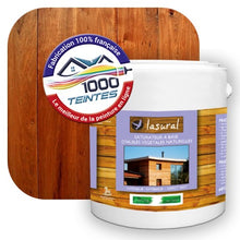 Charger l'image dans la galerie, Saturateur écologique Natura Lasural® Iroko (Bois Classic BC03) Intérieur/Extérieur MAT pour 24 m² - (conditionnement de 3.00 L) avec une pastille de ton iroko en fond d'image